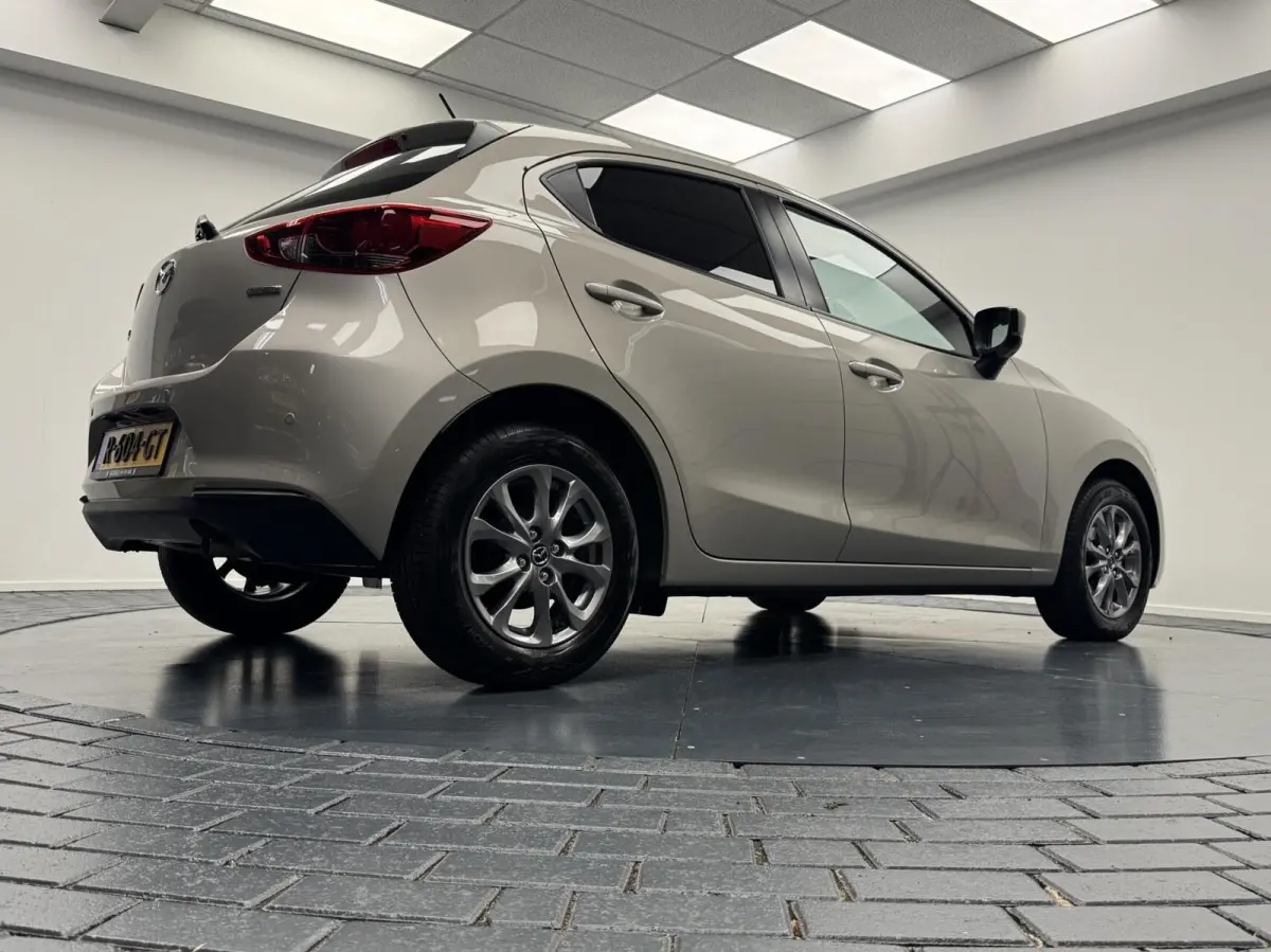 1.5i Skyactiv-G Automaat-Navigatie-Cr.contr-Clima-Carplay-Parkeersensoren-Stoelverwarming-LED-Lm15''velgen
