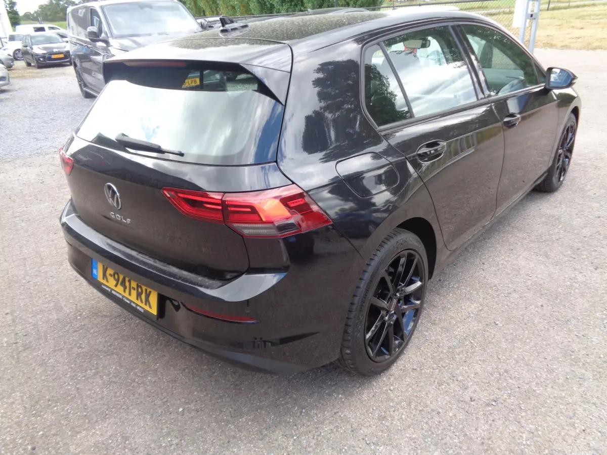 1.0 TSI Ecc, Cruise, PDC v+a, LM velgen 18 inch zwart, Carplay/android, Digidash