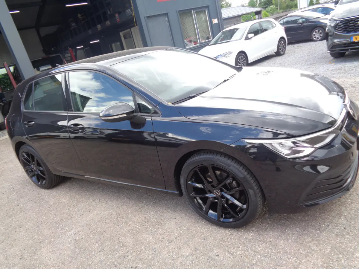 1.0 TSI Ecc, Cruise, PDC v+a, LM velgen 18 inch zwart, Carplay/android, Digidash