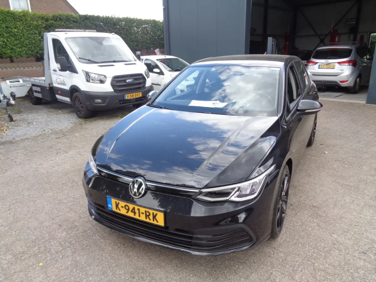 1.0 TSI Ecc, Cruise, PDC v+a, LM velgen 18 inch zwart, Carplay/android, Digidash