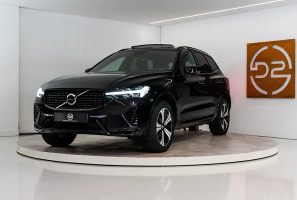 2.0 T6 Plug-in hybrid AWD Plus Dark Long Range 350PK | Harman/Kardon | Sportstoelen | LED | Pano | 12 MND Garantie