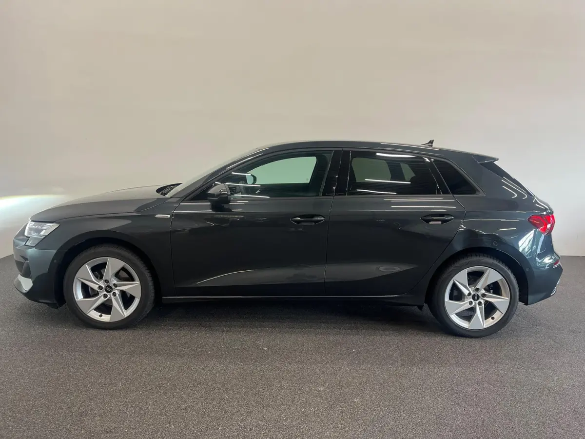 30 TFSI Advanced edition Navigatie Apple Carplay Android Auto Camera Parkeerhulp Adaptive Cruise Control Stoelverwarming Virtual Cockpit Full Led Climate Control Lichtmetalen velgen