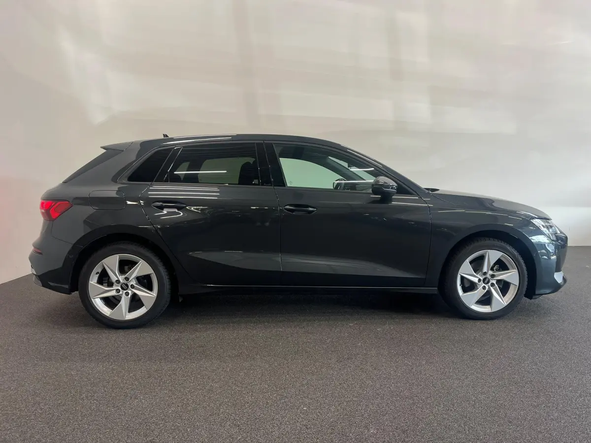30 TFSI Advanced edition Navigatie Apple Carplay Android Auto Camera Parkeerhulp Adaptive Cruise Control Stoelverwarming Virtual Cockpit Full Led Climate Control Lichtmetalen velgen