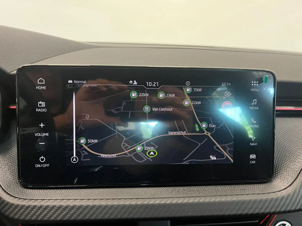 1.0 TSI Monte Carlo Panoramadak Wegklapbare trekhaak Navigatie Apple Carplay Android Auto Camera Parkeerhulp Adaptive Cruise Control Stoel- en stuurverwarming Virtual Cockpit Full Led Climat