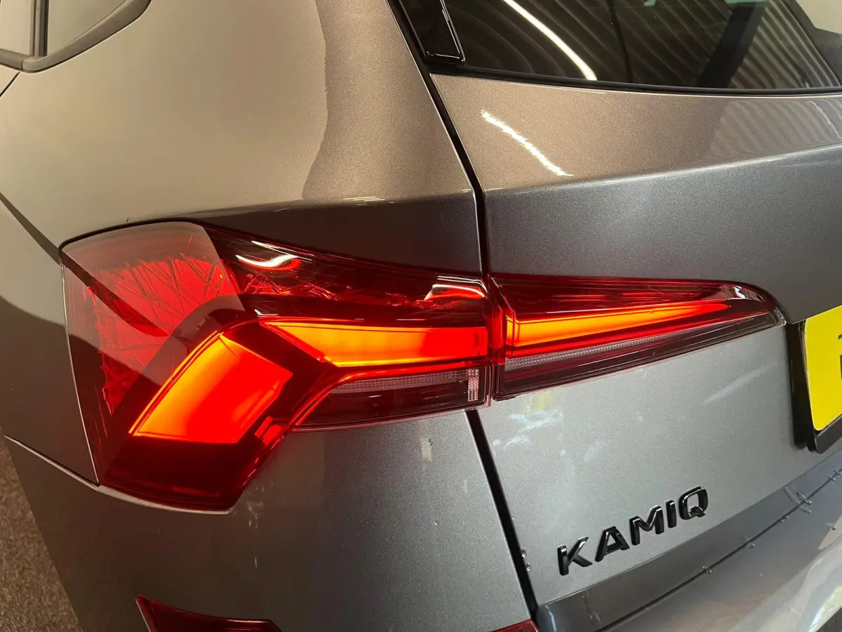 1.0 TSI Monte Carlo Panoramadak Wegklapbare trekhaak Navigatie Apple Carplay Android Auto Camera Parkeerhulp Adaptive Cruise Control Stoel- en stuurverwarming Virtual Cockpit Full Led Climat