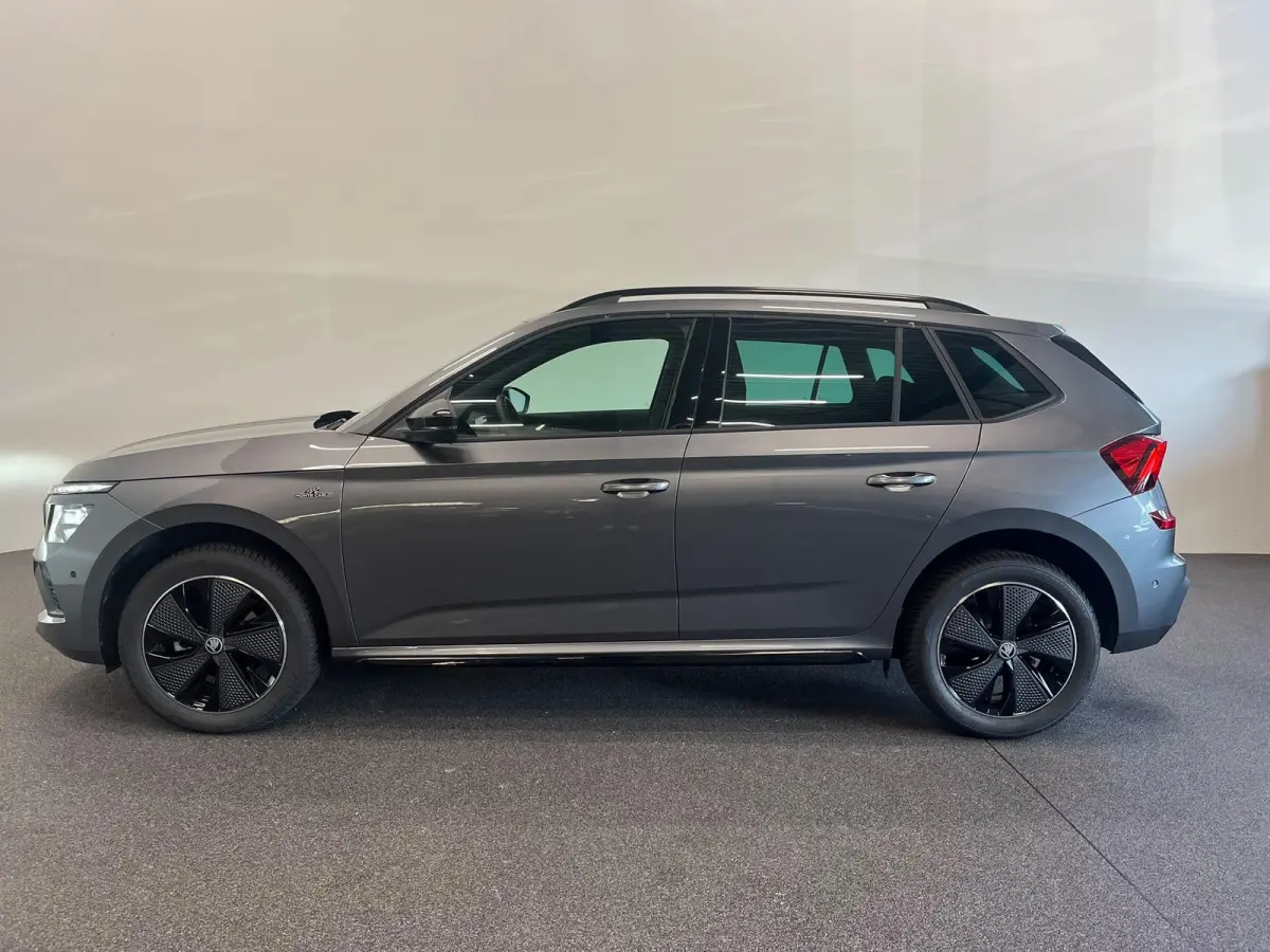 1.0 TSI Monte Carlo Panoramadak Wegklapbare trekhaak Navigatie Apple Carplay Android Auto Camera Parkeerhulp Adaptive Cruise Control Stoel- en stuurverwarming Virtual Cockpit Full Led Climat