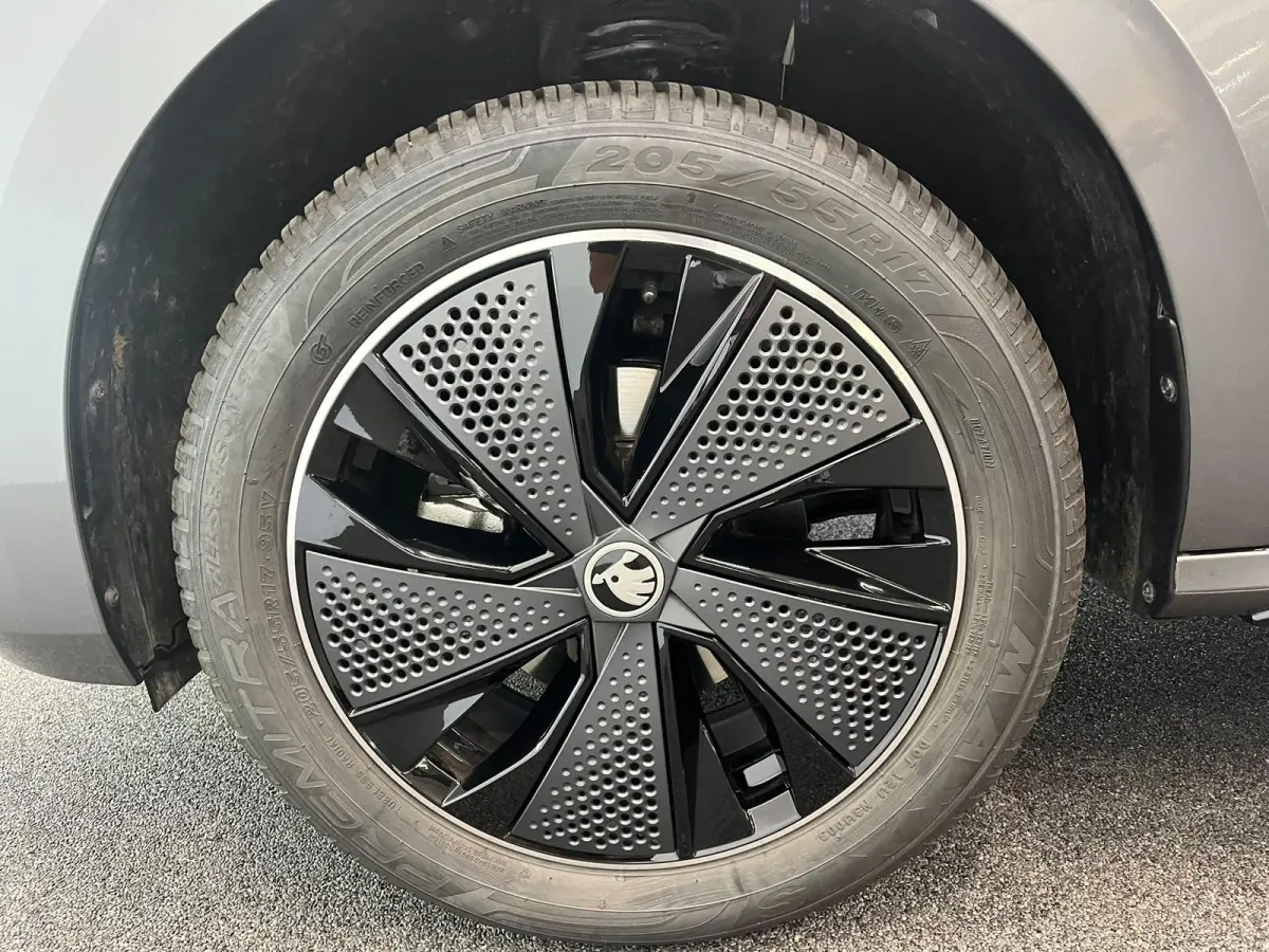 1.0 TSI Monte Carlo Panoramadak Wegklapbare trekhaak Navigatie Apple Carplay Android Auto Camera Parkeerhulp Adaptive Cruise Control Stoel- en stuurverwarming Virtual Cockpit Full Led Climat