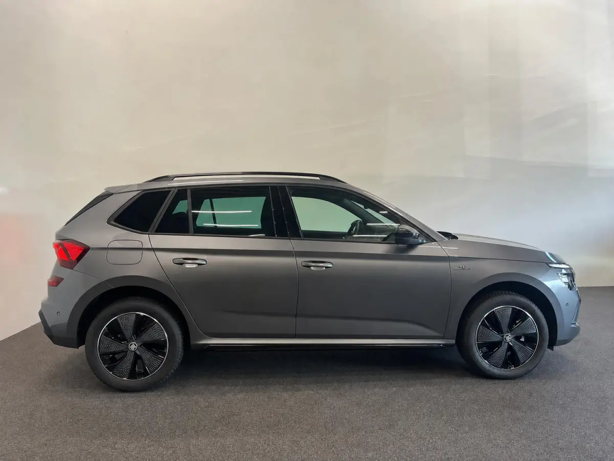 1.0 TSI Monte Carlo Panoramadak Wegklapbare trekhaak Navigatie Apple Carplay Android Auto Camera Parkeerhulp Adaptive Cruise Control Stoel- en stuurverwarming Virtual Cockpit Full Led Climat