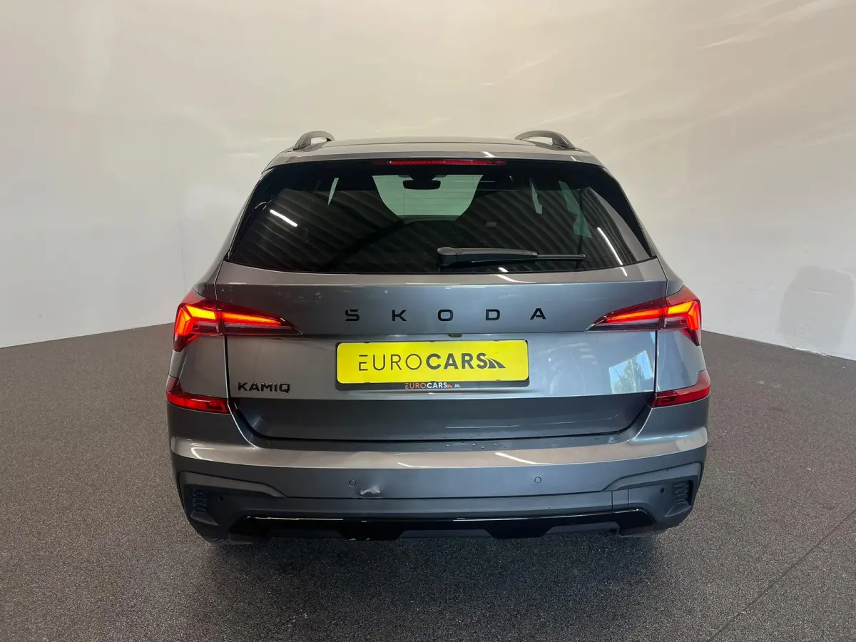 1.0 TSI Monte Carlo Panoramadak Wegklapbare trekhaak Navigatie Apple Carplay Android Auto Camera Parkeerhulp Adaptive Cruise Control Stoel- en stuurverwarming Virtual Cockpit Full Led Climat