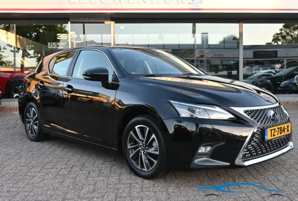 200h Business Launch Edition, alcantara, camera, cruise, clima, key less, NL-auto