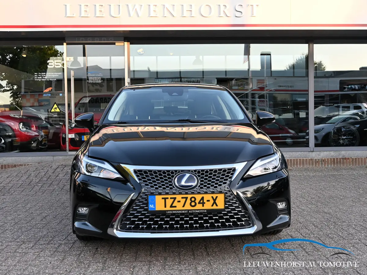 200h Business Launch Edition, alcantara, camera, cruise, clima, key less, NL-auto