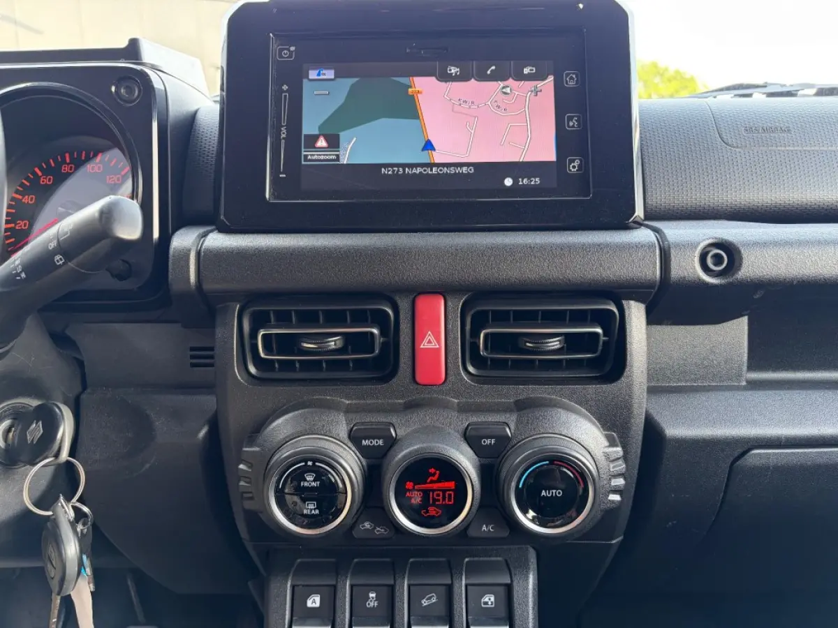 1.5 AllGrip Comfort+ 4-zits LED Navi Cruise ECC Stoelverwarming Trekhaak