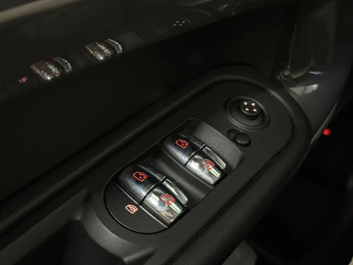Cooper ALL4 AUT SOH 94,8 | 224pk | PHEV | Midnight Black Metallic | Navi | Park Assist