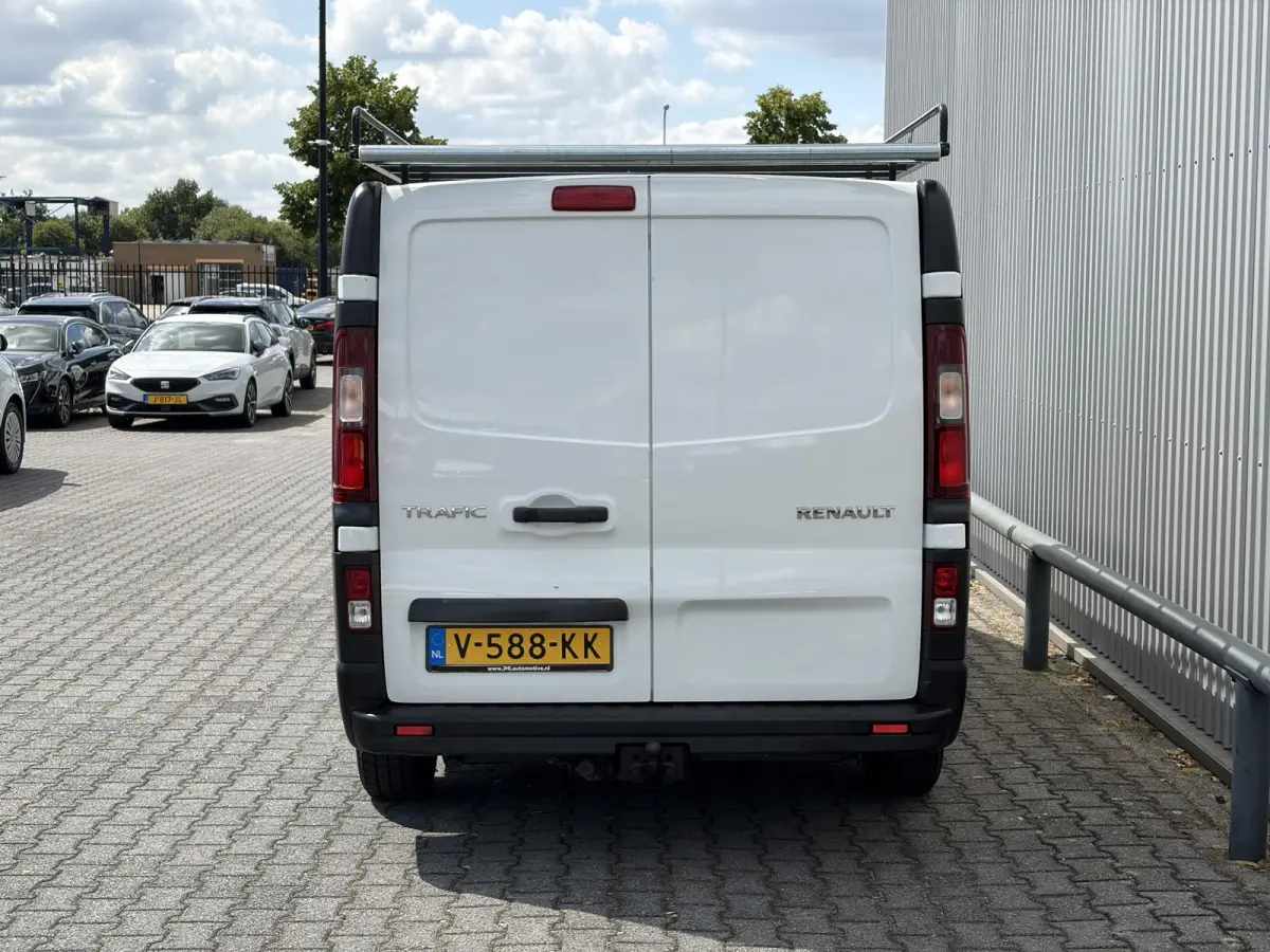 1.6 dCi T27 L1H1*A/C*CRUISE*HAAK*3-P*NAVI*TEL*PDC*