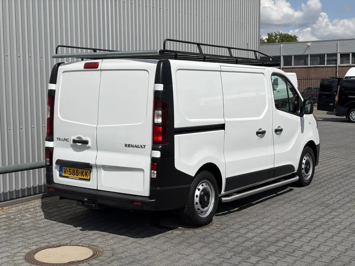 1.6 dCi T27 L1H1*A/C*CRUISE*HAAK*3-P*NAVI*TEL*PDC*