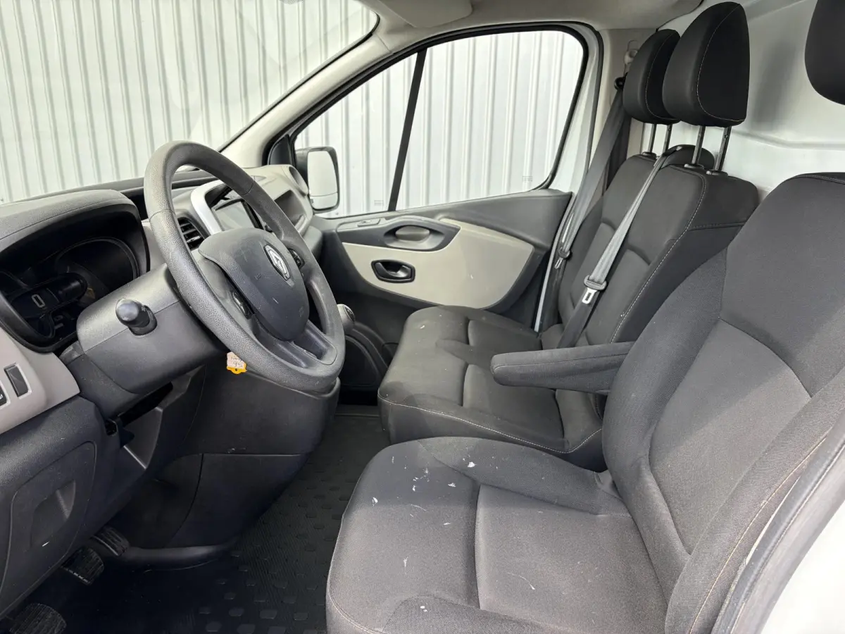 1.6 dCi T27 L1H1*A/C*CRUISE*HAAK*3-P*NAVI*TEL*PDC*