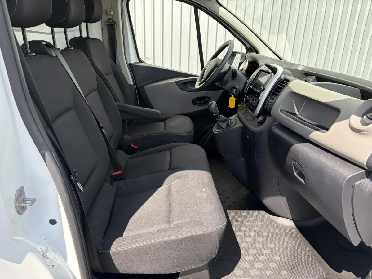 1.6 dCi T27 L1H1*A/C*CRUISE*HAAK*3-P*NAVI*TEL*PDC*