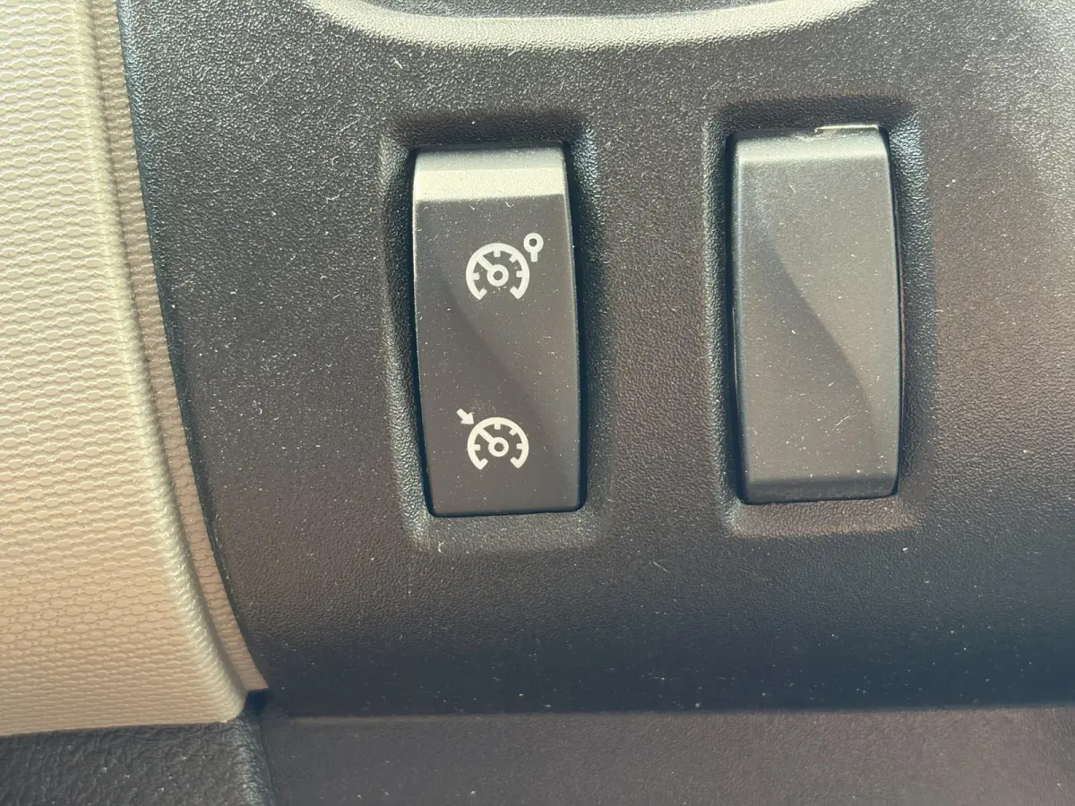 1.6 dCi T27 L1H1*A/C*CRUISE*HAAK*3-P*NAVI*TEL*PDC*