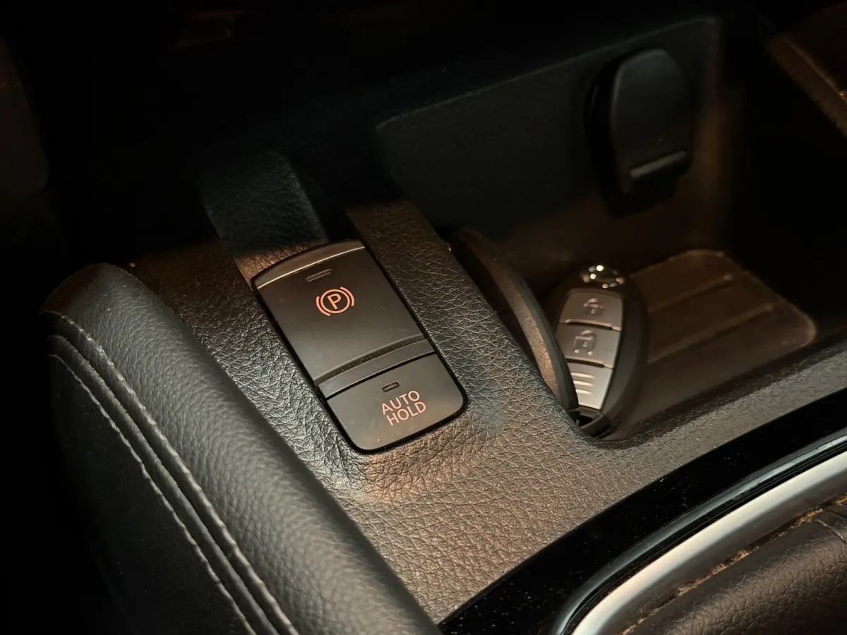 1.2 N-Connecta 2E-EIG/NAVI/PANO/LED/CLIMATE/360C/VDOH/KEYLESS/TREKHAAK/PARELMOER-WIT/12-MAANDEN-GARANTIE