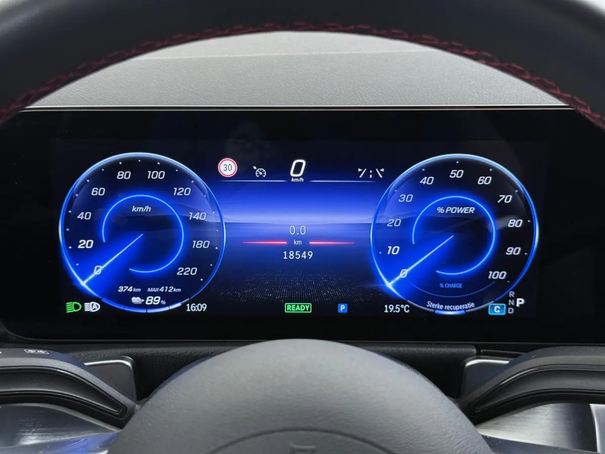 EQB 300 4Matic AMG NIEUW MODEL | SOH 100% | NIGHT PAKKET | 7-PERSOONS | ACHTERUITRIJCAMERA | ADAPTIVE CRUISE CONTROL | ELEKTRISCHE ACHTERKLEP | STUUR- & STOELVERWARMING | AMBIENT LIGHTING | 