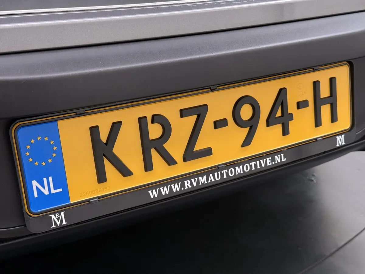 EQB 300 4Matic AMG NIEUW MODEL | SOH 100% | NIGHT PAKKET | 7-PERSOONS | ACHTERUITRIJCAMERA | ADAPTIVE CRUISE CONTROL | ELEKTRISCHE ACHTERKLEP | STUUR- & STOELVERWARMING | AMBIENT LIGHTING | 