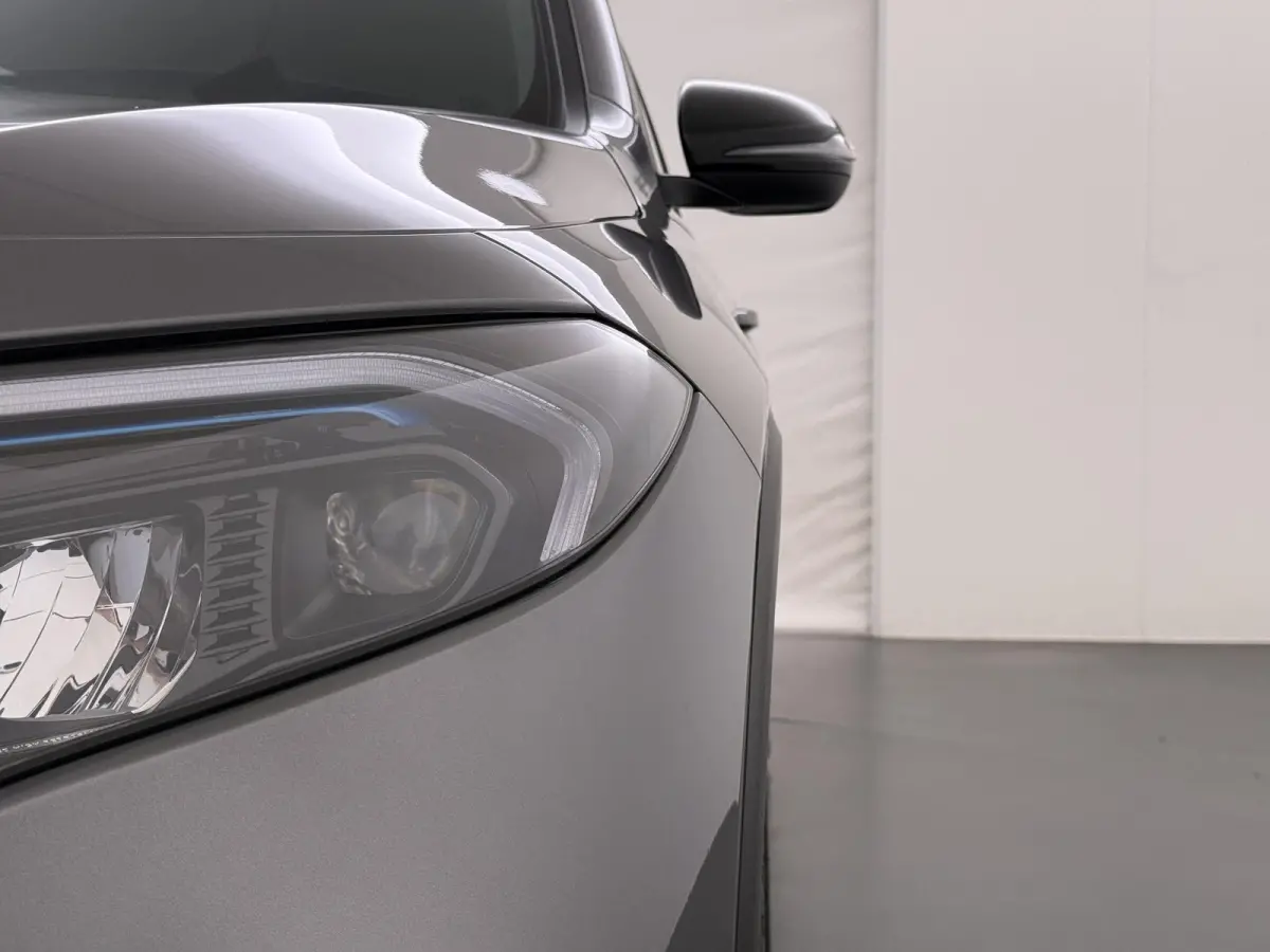 EQB 300 4Matic AMG NIEUW MODEL | SOH 100% | NIGHT PAKKET | 7-PERSOONS | ACHTERUITRIJCAMERA | ADAPTIVE CRUISE CONTROL | ELEKTRISCHE ACHTERKLEP | STUUR- & STOELVERWARMING | AMBIENT LIGHTING | 
