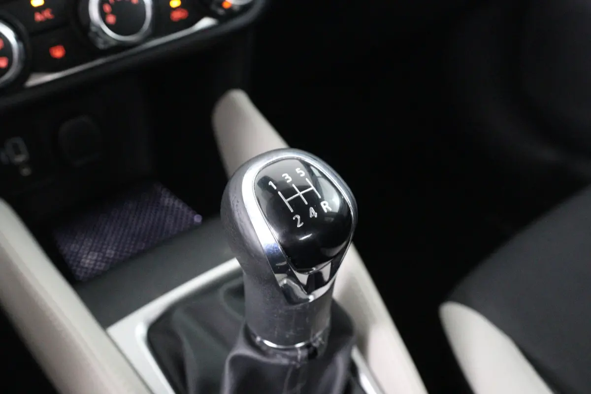 1.0 IG-T N-Connecta | Dealer Onderhouden! | Trekhaak | Navi | Airco | Camera | Cruise | DAB | Lichtmetalen Velgen