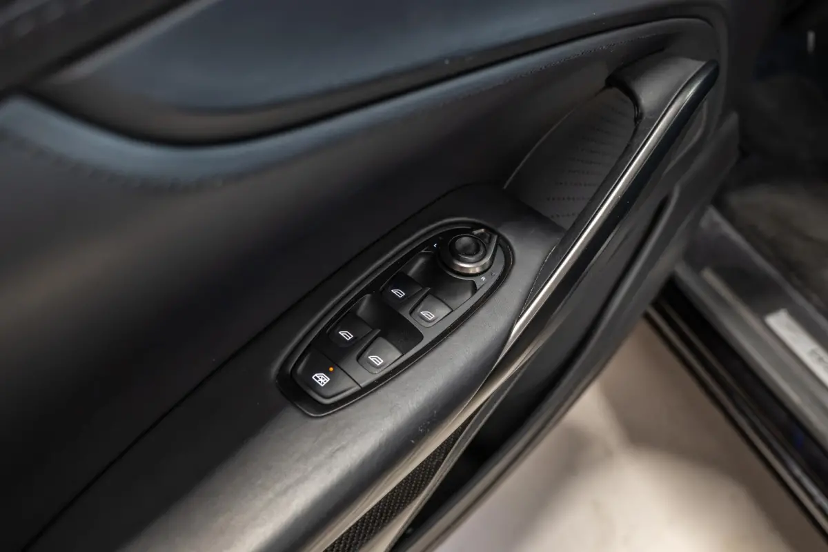 4.0 V8 707 NL Auto | Keramisch | Carbon l Dealer Onderhouden | 2 Jaar Dealer garantie mogelijk