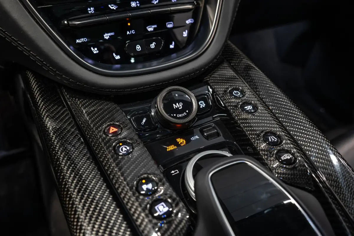 4.0 V8 707 NL Auto | Keramisch | Carbon l Dealer Onderhouden | 2 Jaar Dealer garantie mogelijk