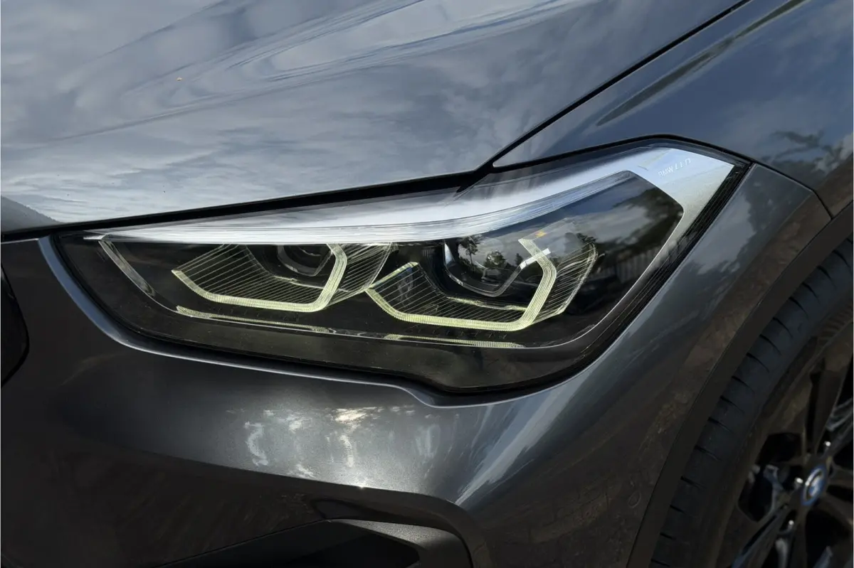 xDrive25e | Camera | Head-Up | Groot NAVI | Stoelverwarming | Elektrische Klep | 35X op voorraad