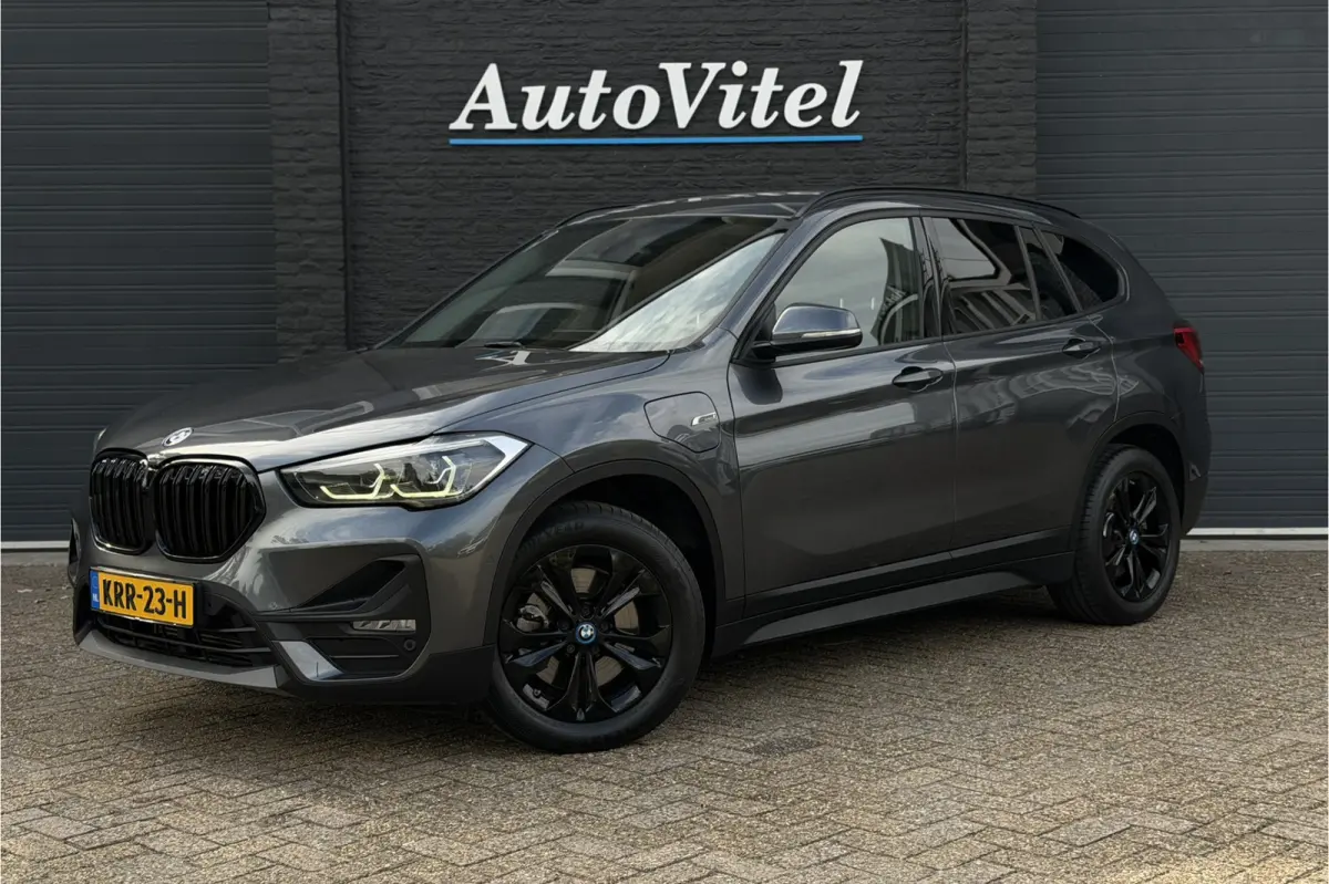 xDrive25e | Camera | Head-Up | Groot NAVI | Stoelverwarming | Elektrische Klep | 35X op voorraad