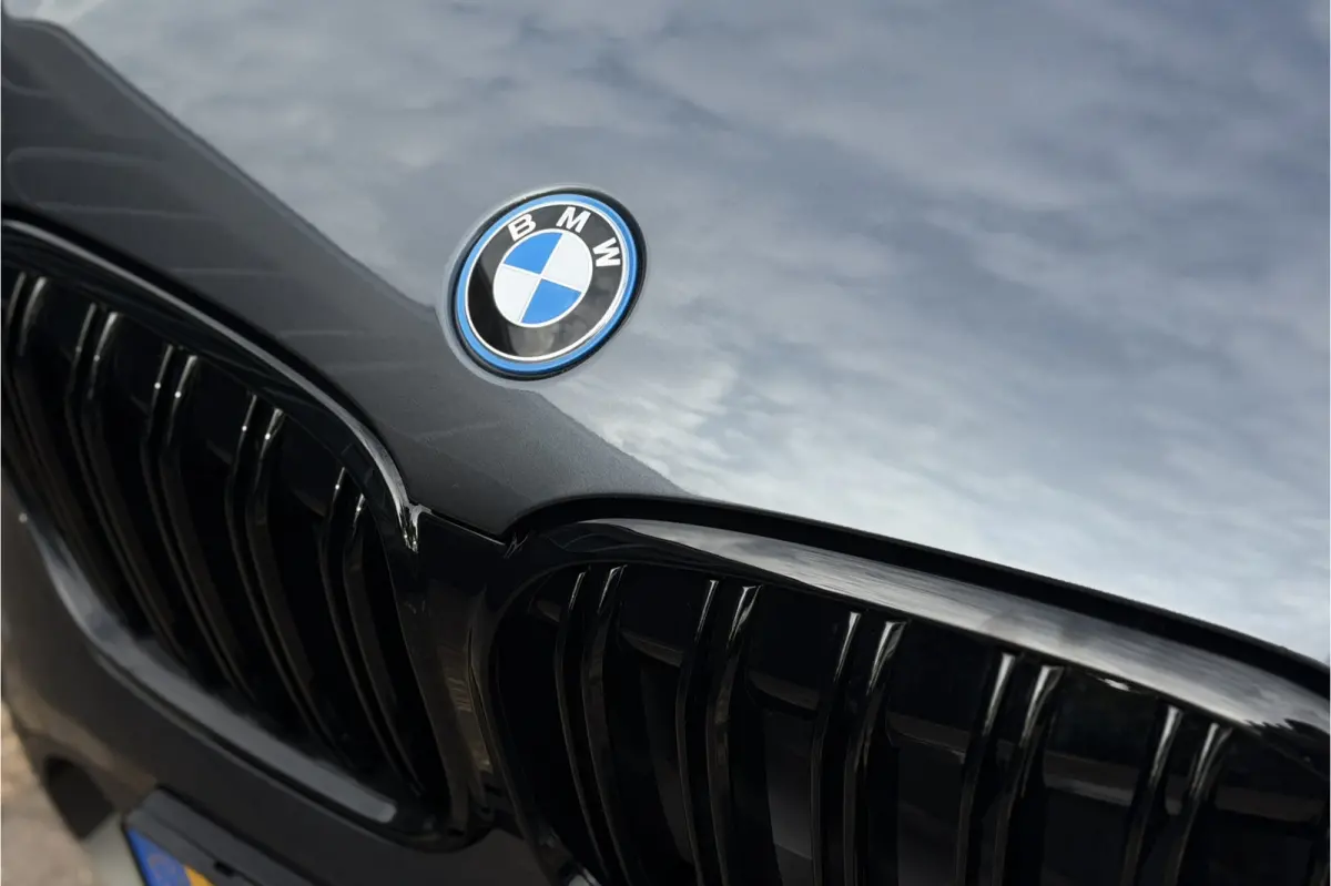 xDrive25e | Camera | Head-Up | Groot NAVI | Stoelverwarming | Elektrische Klep | 35X op voorraad