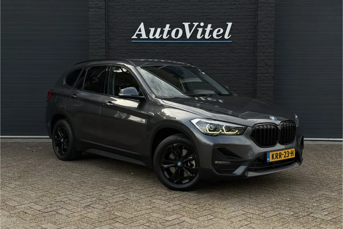 xDrive25e | Camera | Head-Up | Groot NAVI | Stoelverwarming | Elektrische Klep | 35X op voorraad