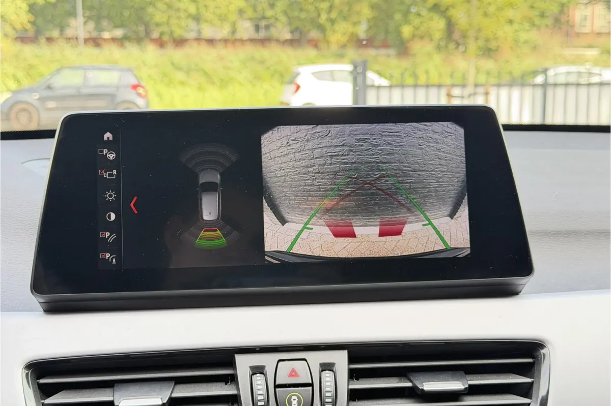 xDrive25e | Camera | Head-Up | Groot NAVI | Stoelverwarming | Elektrische Klep | 35X op voorraad