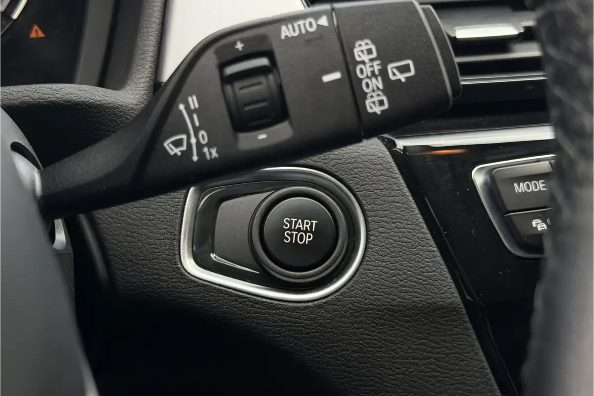 xDrive25e | Camera | Head-Up | Groot NAVI | Stoelverwarming | Elektrische Klep | 35X op voorraad