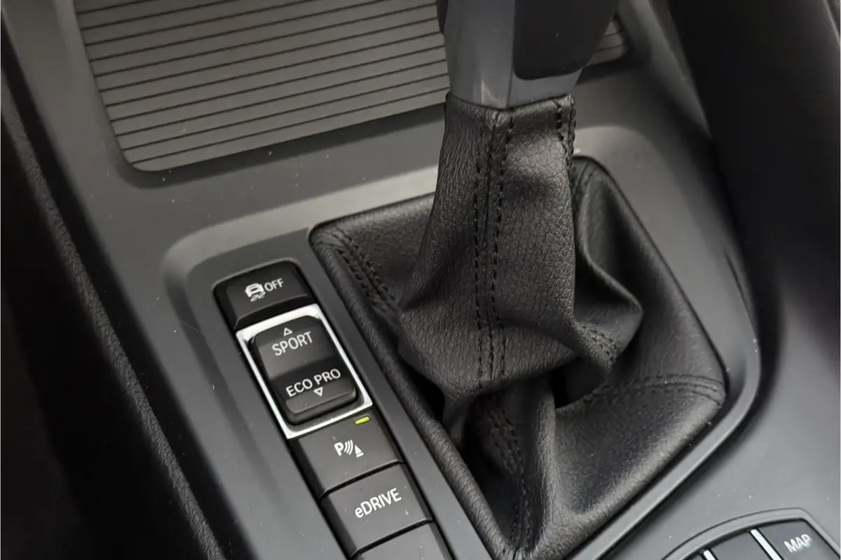 xDrive25e | Camera | Head-Up | Groot NAVI | Stoelverwarming | Elektrische Klep | 35X op voorraad