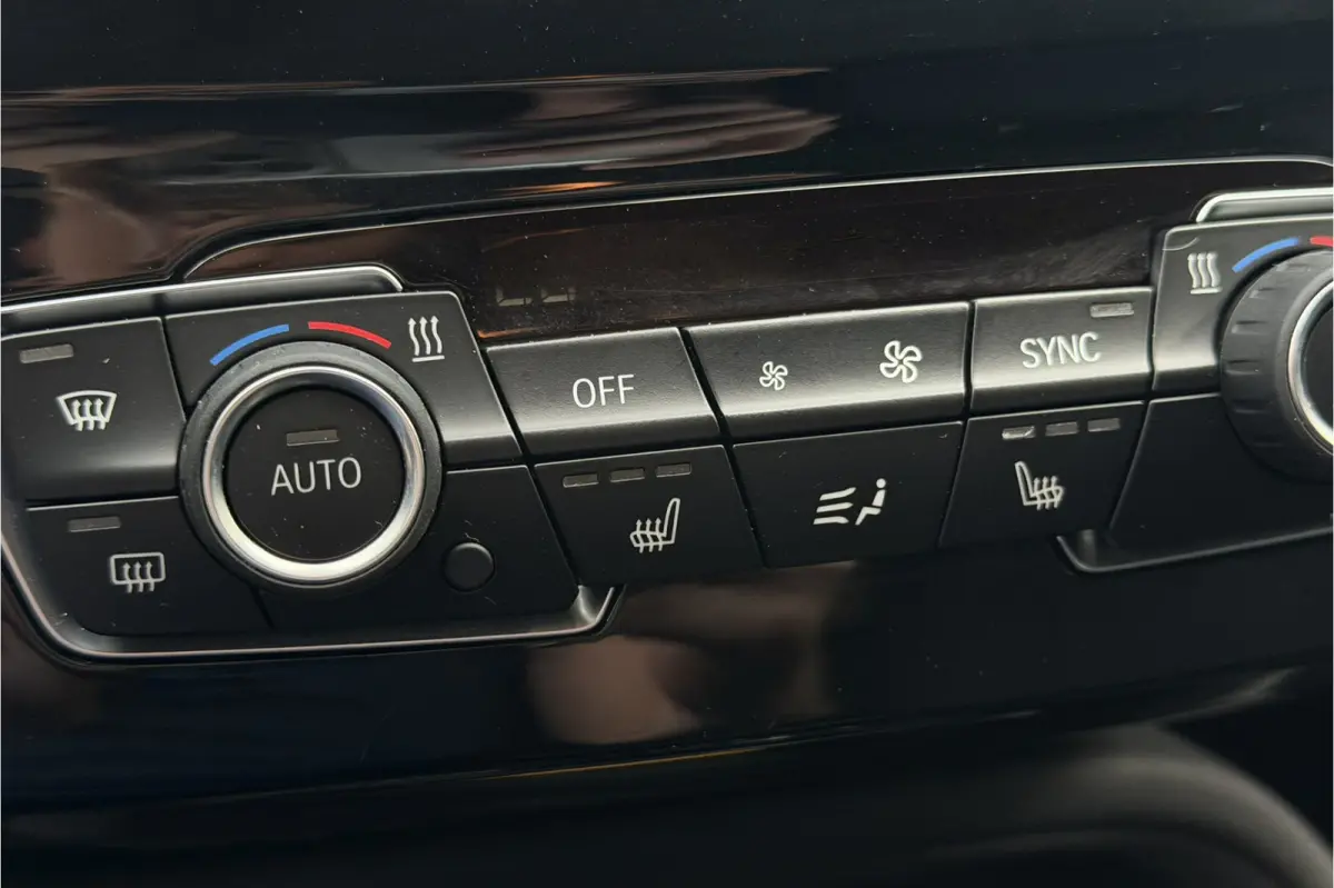 xDrive25e | Camera | Head-Up | Groot NAVI | Stoelverwarming | Elektrische Klep | 35X op voorraad