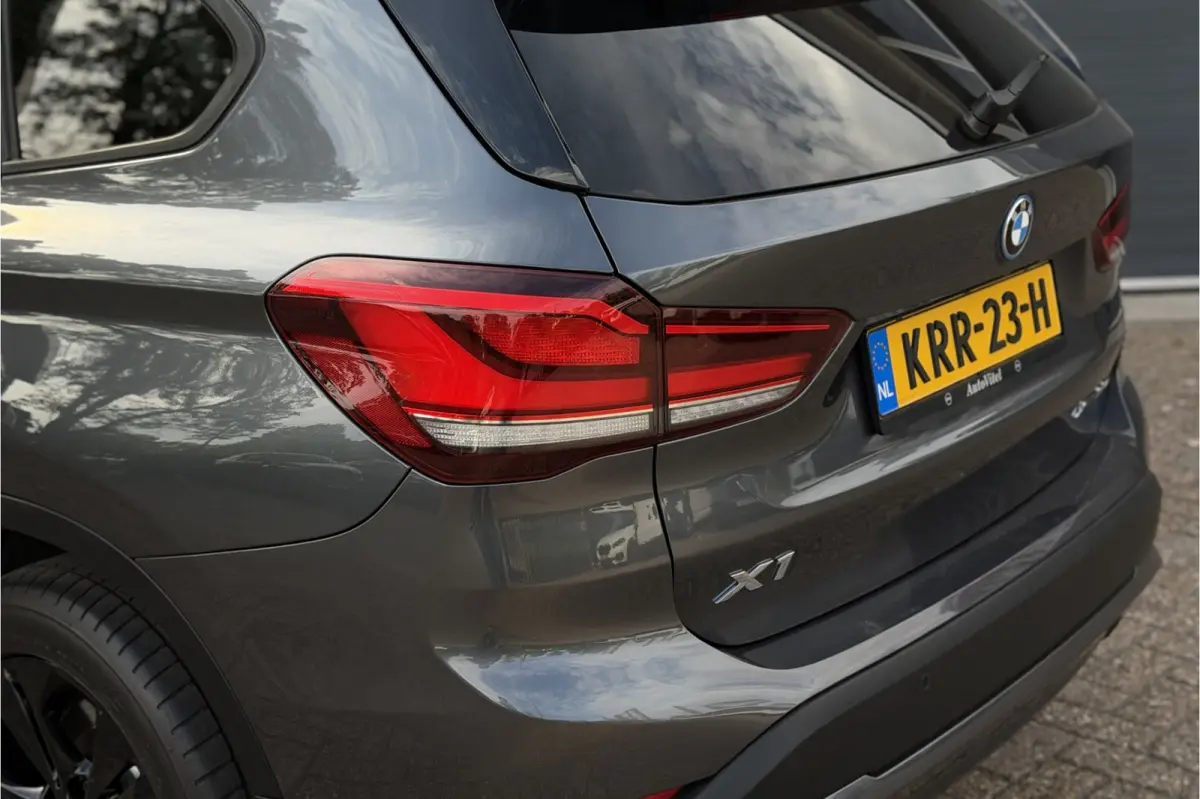 xDrive25e | Camera | Head-Up | Groot NAVI | Stoelverwarming | Elektrische Klep | 35X op voorraad