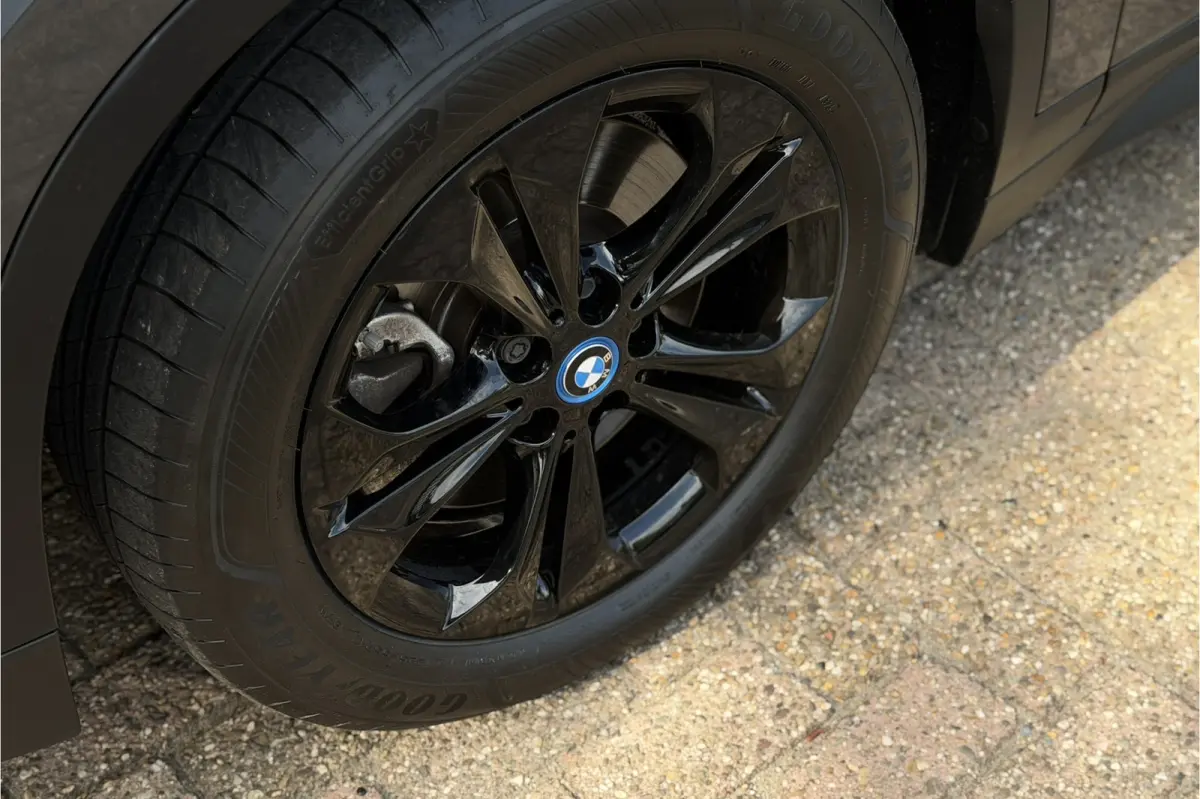 xDrive25e | Camera | Head-Up | Groot NAVI | Stoelverwarming | Elektrische Klep | 35X op voorraad