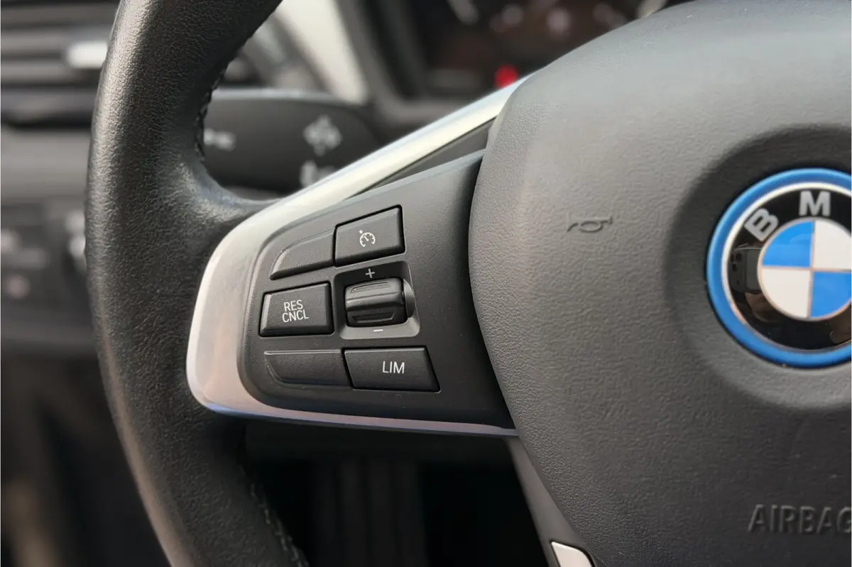 xDrive25e | Camera | Head-Up | Groot NAVI | Stoelverwarming | Elektrische Klep | 35X op voorraad