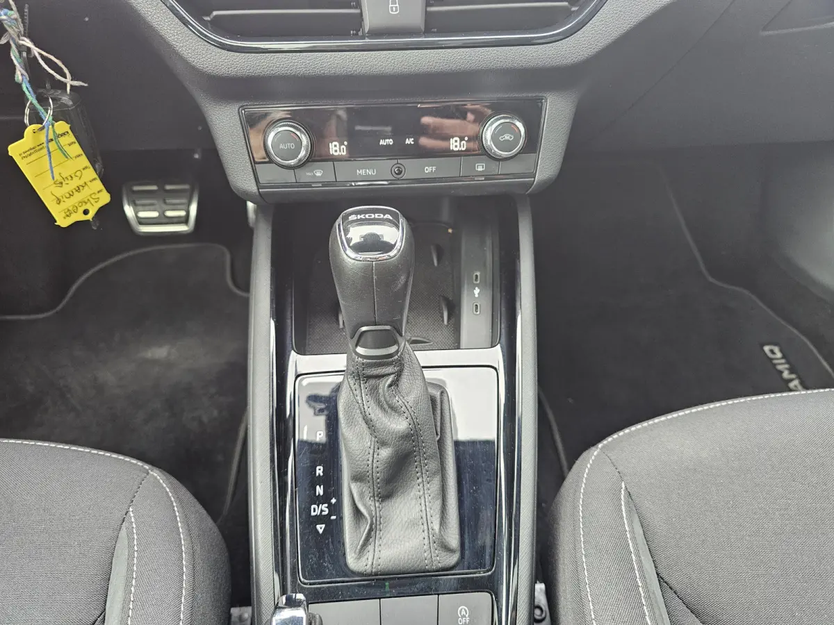 1.5 TSI ACT Sport Business | Automaat | Pano | Trekhaak | Black pack | Elek. achterklep | App-connect | Lane Assist | Sunset |