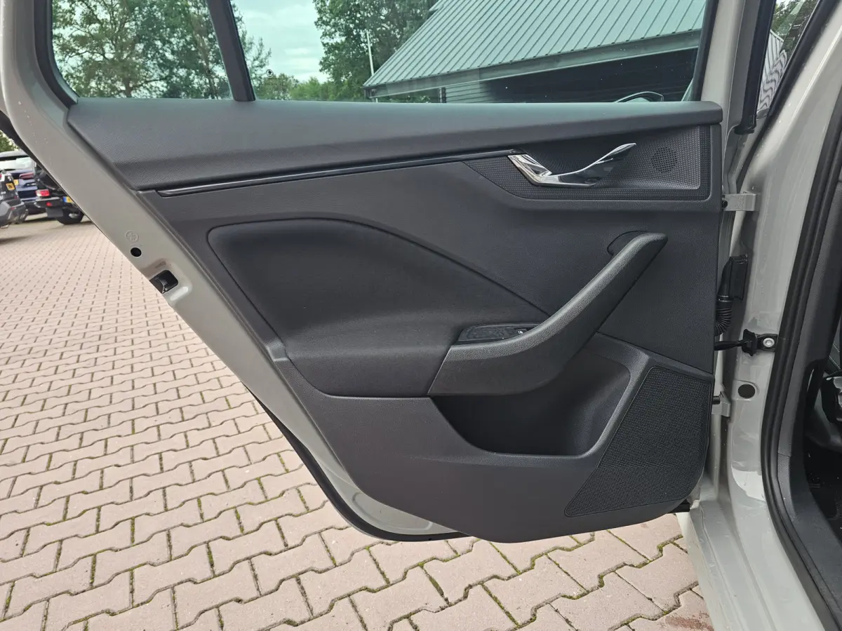 1.5 TSI ACT Sport Business | Automaat | Pano | Trekhaak | Black pack | Elek. achterklep | App-connect | Lane Assist | Sunset |