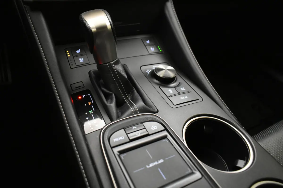 300h F SPORT 10 jaar Lexus garantie | Dodehoek | Keyless | Stoel vent.