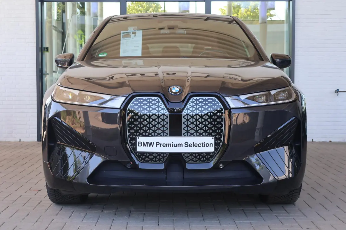 xDrive40 High Executive 77 kWh | SOH 95,4% | M Sport | Harman Kardon | Driving Assistant Professional | Sky lounge