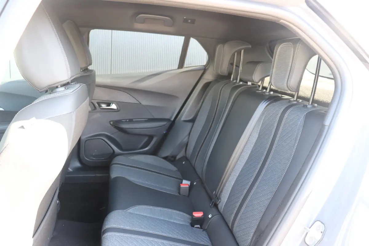 1.2 Hybrid 136 Allure | Navi | Keyless entry | Camera V+A | LMV | Ad. Cruise control | DAB |