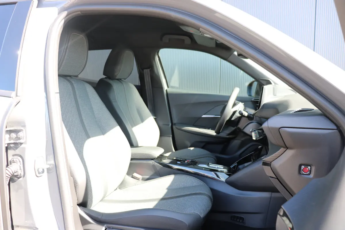 1.2 Hybrid 136 Allure | Navi | Keyless entry | Camera V+A | LMV | Ad. Cruise control | DAB |