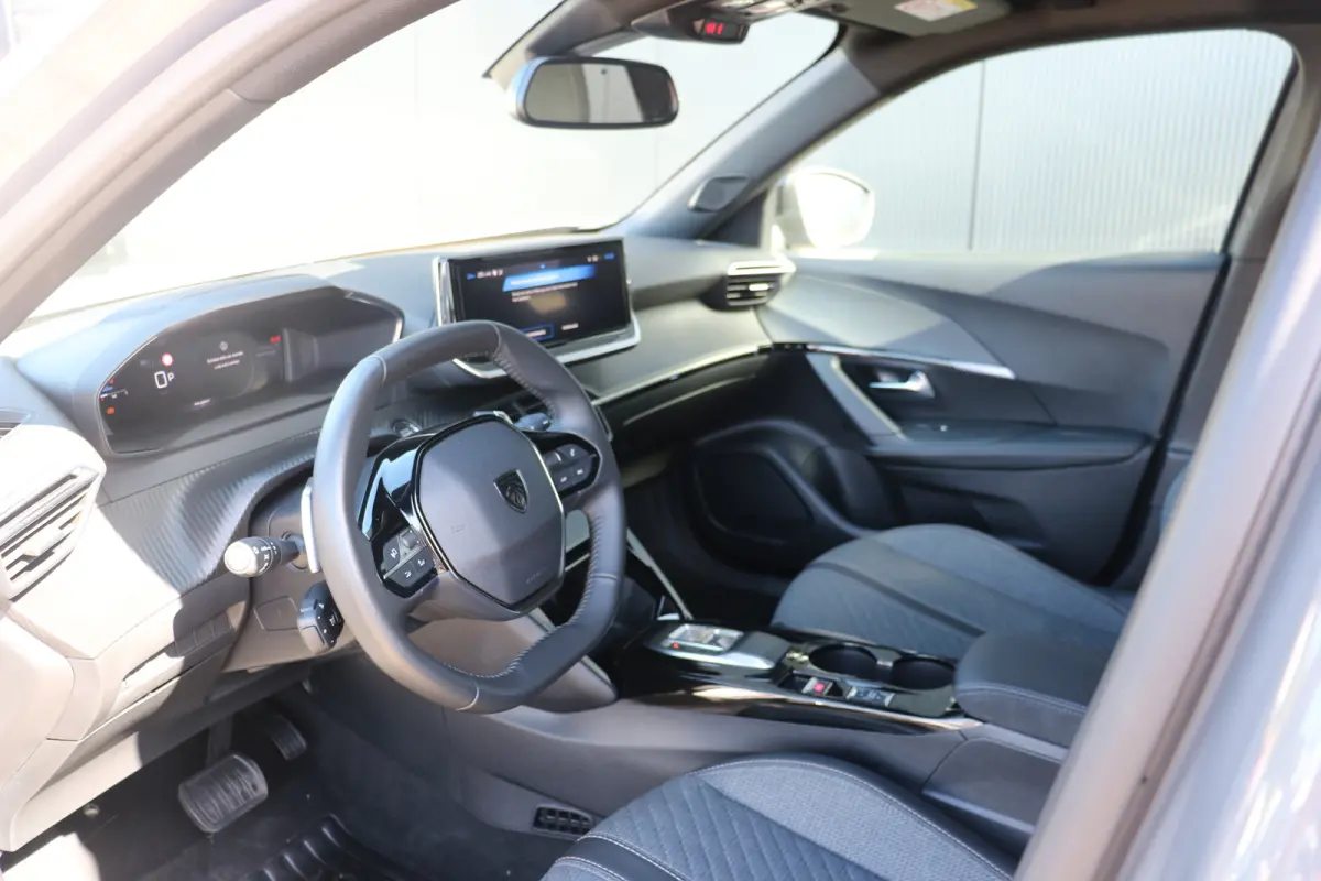1.2 Hybrid 136 Allure | Navi | Keyless entry | Camera V+A | LMV | Ad. Cruise control | DAB |