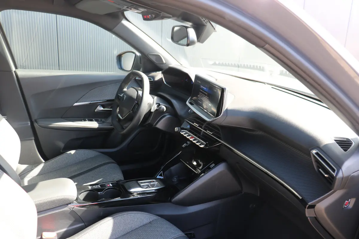 1.2 Hybrid 136 Allure | Navi | Keyless entry | Camera V+A | LMV | Ad. Cruise control | DAB |