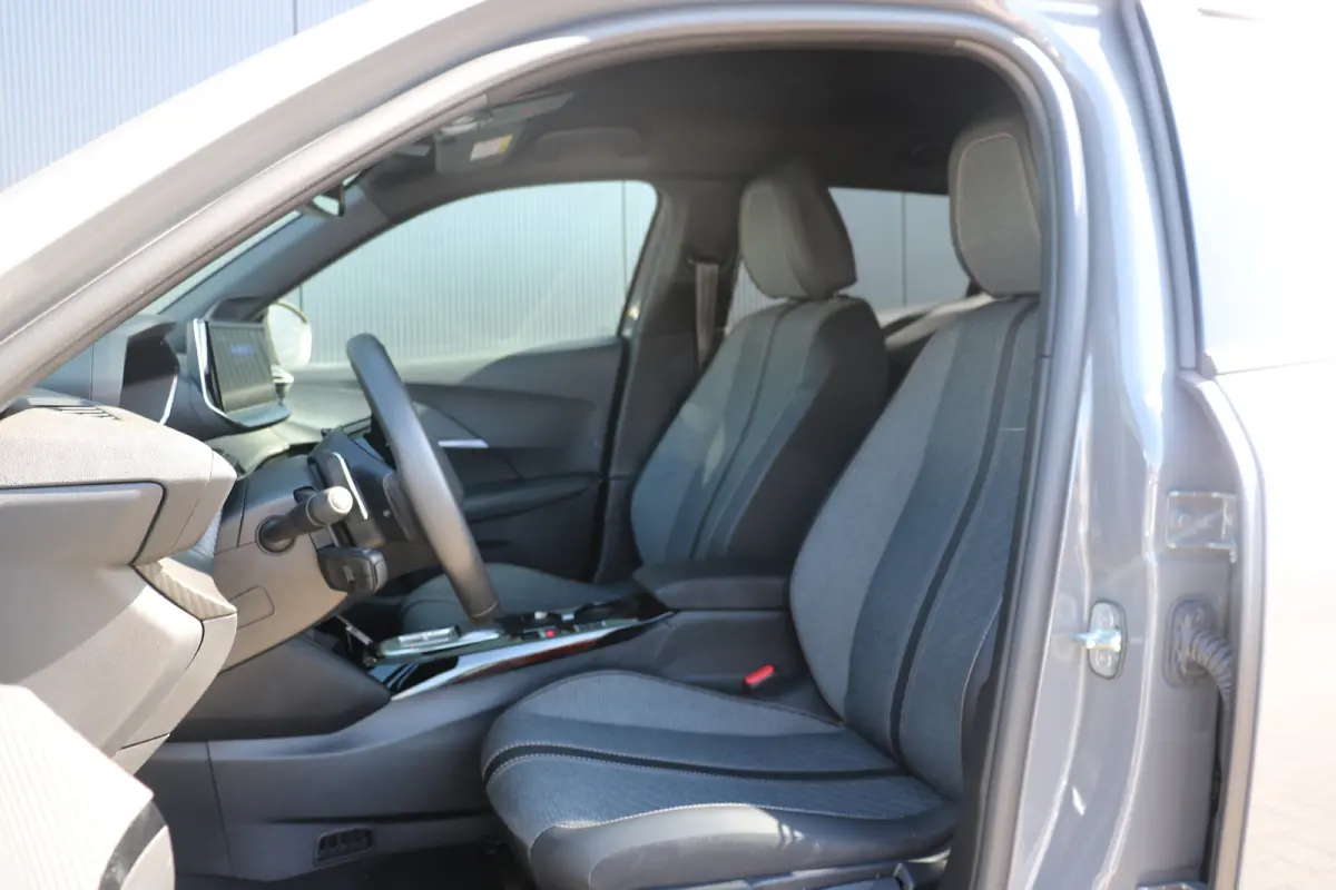 1.2 Hybrid 136 Allure | Navi | Keyless entry | Camera V+A | LMV | Ad. Cruise control | DAB |