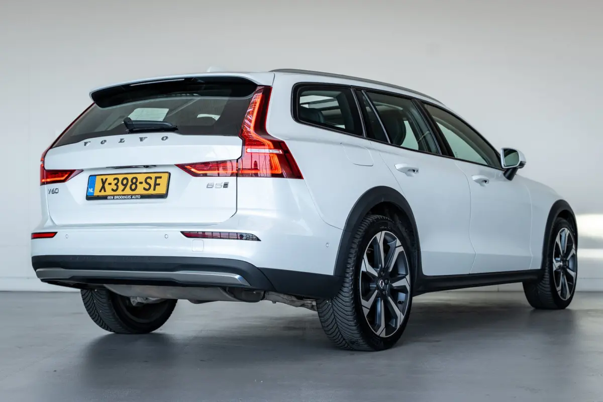 B5 Ultimate Pano-dak | Parkeerverw.| B&W | Trekh. | Nappa massage/ventilatie | 20"